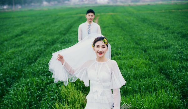 中式婚礼需要几套礼服 中式婚礼可以穿两套秀禾服吗