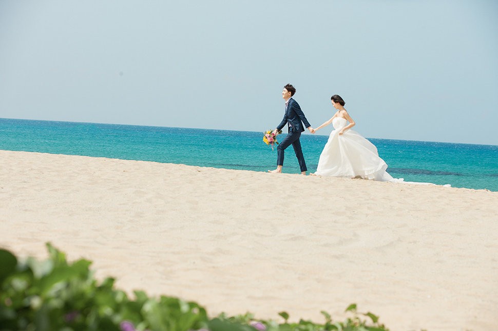 爱情海风格婚礼布置，2种方案一种比较清晰明了。